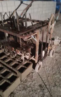 دستگاه بلوک زنی