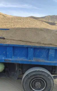حمل مصالح ساختمانی نخاله ماسه. نیسان کمپرسی