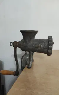 چرخ گوشت دستی