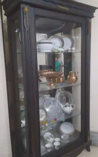 ویترین سه طبقه شیشه ای