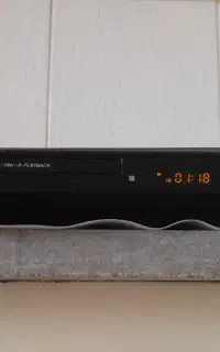 دستگاهDVD +فلش و رَم خور سالم  اما (بدون کنترل)