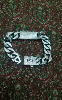 دستبند نقره‌ای