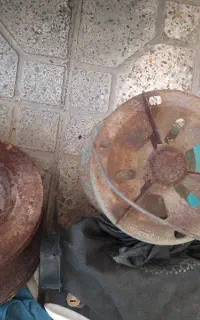 کپسول گاز پرسی و دوتا کپسول کوچک پیکنیکی