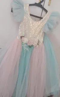 لباس عروس بچگانه کاملن نو پوشیده نشده