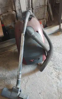 جارو برقی درحدنو هرکس خریدار است درخدمت