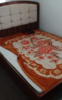 تخت خواب دونفره و تک نفره تمیز مرتب