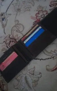 یه کیف مدارک پیدا کرد