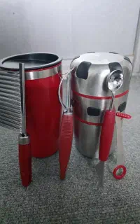 آب مرکبات گیری و به همراه پوست کن و