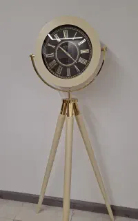 ساعت ایستاده