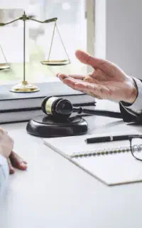 وکالت و خدمات حقوقی و ثبت احوال