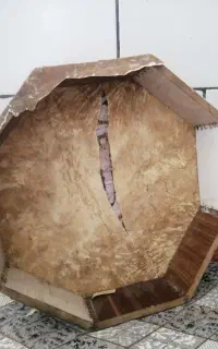 طبل پوستی منگنه ای