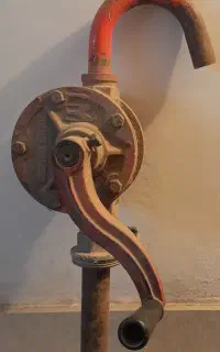 تلمبه دستی نفتی