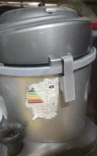 جاروبرقی سطلی
