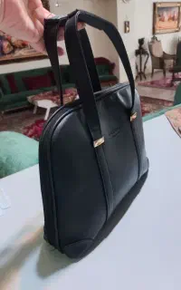 لپ تاپ و اداری چرم