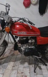 سی جی ۱۲۵مدل۸۱