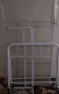 یک تخت بیمارستانی،یک عددتشک سلولی مواج،ویلجر