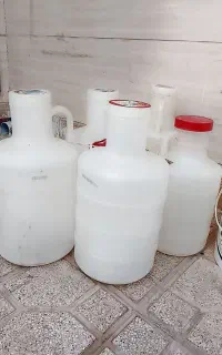 کمک درسی  و دبه برا ترشی و خیار شور.