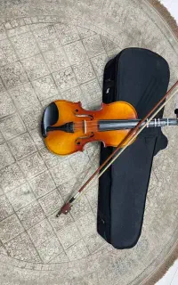 فروش ویولون تمیز همراه آرشه و کیف  مناسب هنرجو