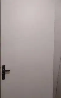 درب چوبی درحد نو سالم باقالی دستگره