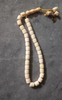 تسبیح عتیقه و انگشتر و سکه