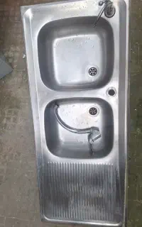 ظرفشوئی به همراه شیراهرمی وشیر تصیفه آب