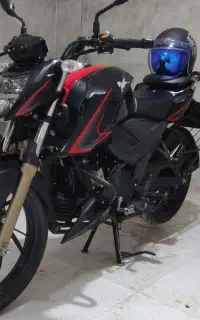 اپاچی ۲۰۰ نیوفیس در حد ۱۴۰۳