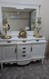 آئینه و کنسول