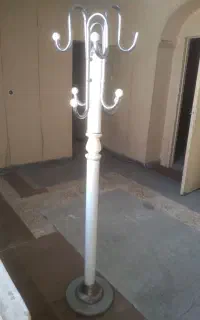 چوب لباسی ایستاده