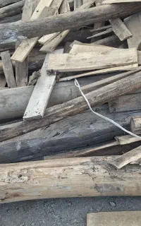 تعدادی تیر وتخته درحدنو