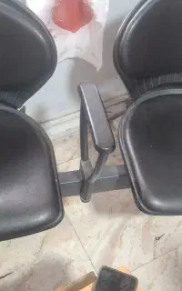 صندلی انتظار چرم پشتی متحرک