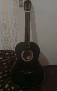 گیتار کلاسیک دیاموند نو با کیفش