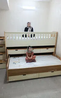 تخت‌های دوطبقه میز مطالعه دار در رنگهای متنوع