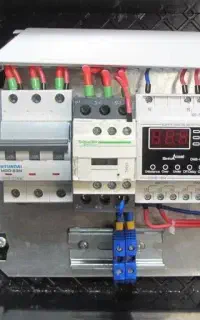 تعمیرات و مونتاژ تابلو برق صنعتی
