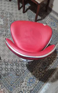 یک عدد صندلی اوپن مدل زین اسبی
