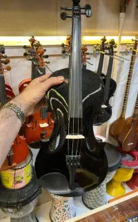 ویولن ۴/۴ tamira ساخت کشور کره مشکی اکلیلی