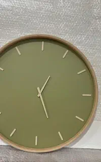 ساعت دیواری چوبی مینیمال