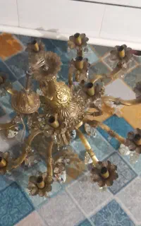 لوستر قدیمی برنز
