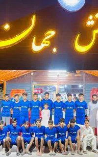 کارگر ساده دایمی و صندوق فروش مسلط به کامپیوتر
