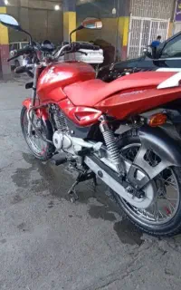 پالس 180 پره