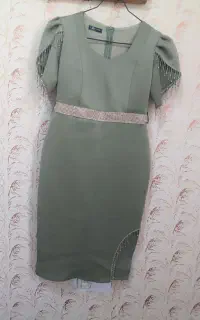 لباس مجلسی درحد نو سایز ۳۸‌ به ۴۰‌هم می خوره
