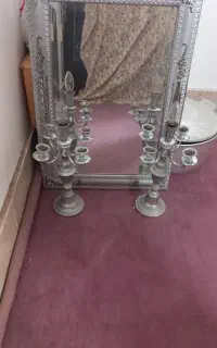 آیینه ودو شمعدان