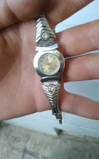 ساعت زنونه  قدیمی