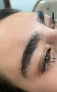 اصلاح تخصصی ابرو با طراحی