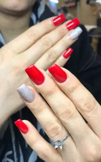 آموزش کاشت ناخن