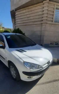 پژو۲۰۶ *تیپ ۲*شاسی پلمپ *موتورسالم* آخر۸۹بدون خرج