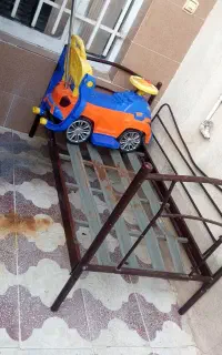 تخت و ماشین کودک