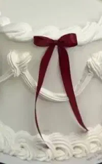 پاپیون روی کیک
