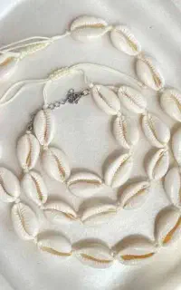 گردنبند و دستبند صدفی