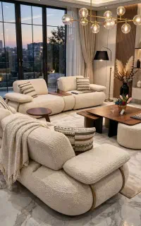 فروشنده خانم در فروشگاه‌مبلمان