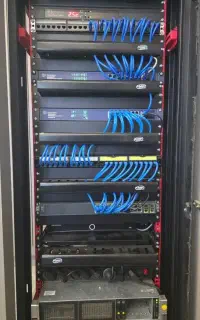 دوربین مداربسته ، فیبر نوری ، ارت ، دکلمخابراتی